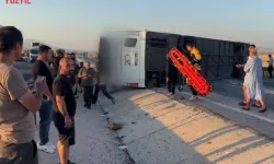 Yolcu Otobüsü Bariyere Çarparak Devrildi: 31 Yaralı