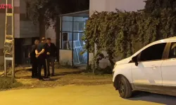 Plakasız Motosikletle Geldi, Ateş Açıp Kaçtı