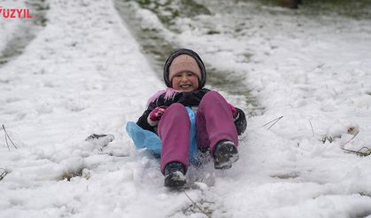 İstanbul'da Kar Engeli: Okullar Tatil, Ulaşımda Aksamalar!