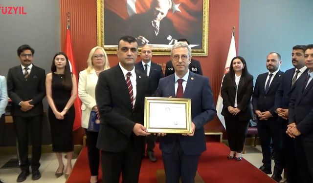 Mersin Baro Başkanı Özdemir Mazbatasını Aldı