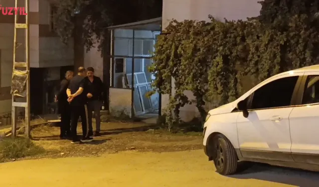 Plakasız Motosikletle Geldi, Ateş Açıp Kaçtı