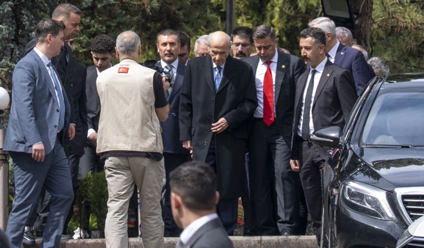 Devlet Bahçeli İstirahatin Ardından İlk Ziyaretini Türkeş’e Yaptı
